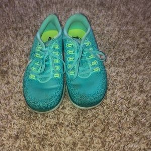 NIKE GREEN/TEAL TENNIS SHOES